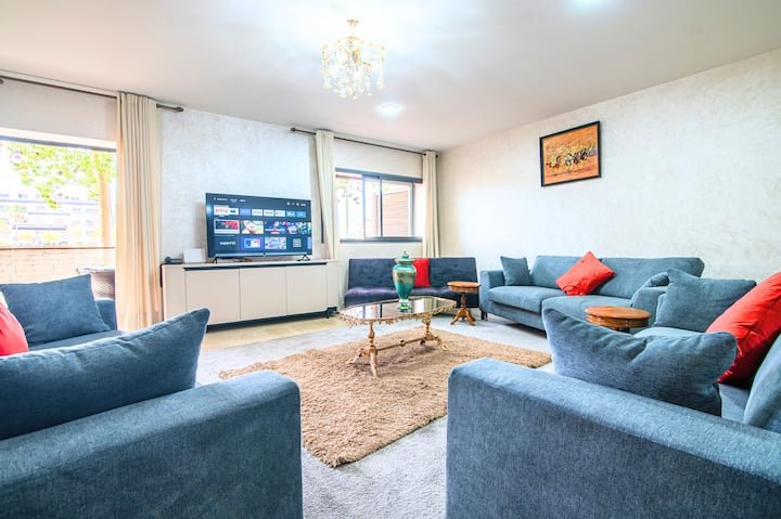 Second lounge