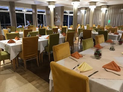 Jour & Nuit : Cafe & Piscine