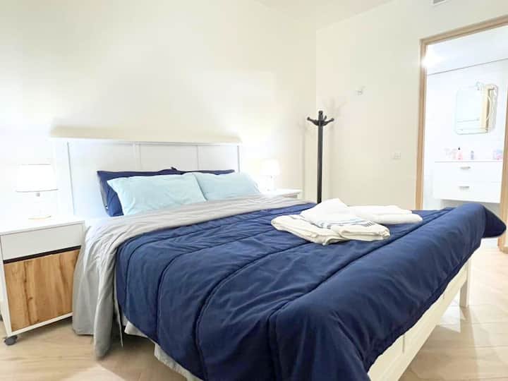 Luxury Apartment with Pool View & 5 min from the Beach photo 15