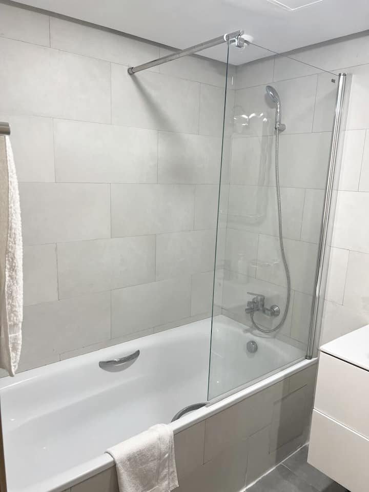 Luxury Apartment with Pool View & 5 min from the Beach photo 19